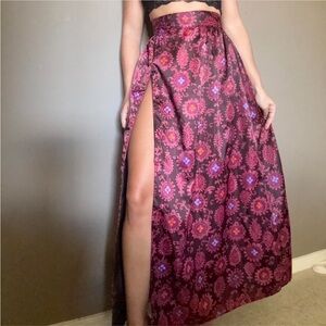 Vintage Patterned Skirt with side slit AND SHORTS